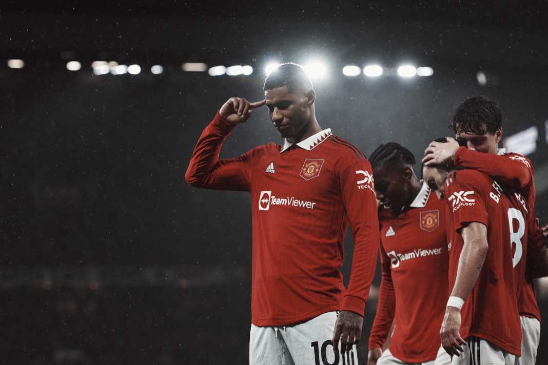 Manchester United celebrating a goal against Everton in the FA Cup