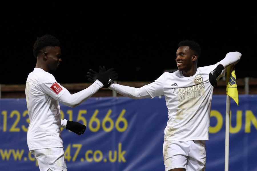 FA Cup: Arsenal beat Oxford United to set Man City clash