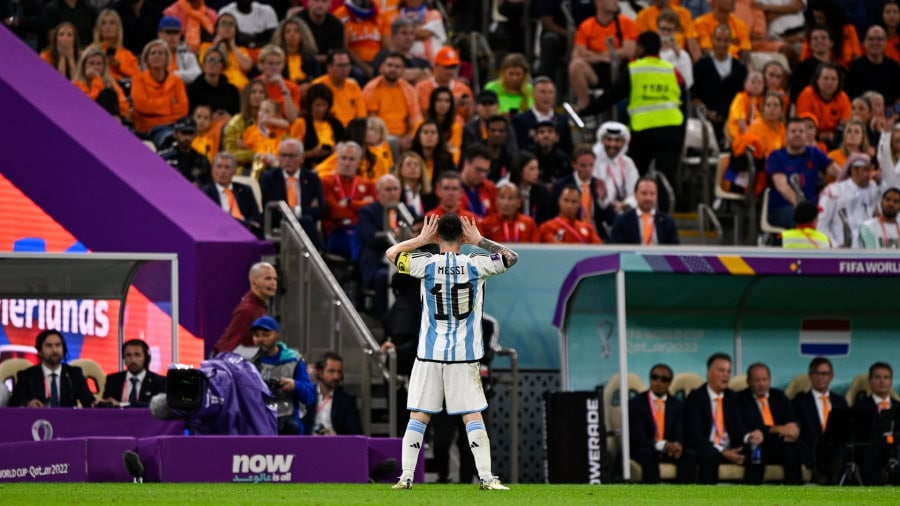 Lionel Messi celebrates his goal against the Dutch