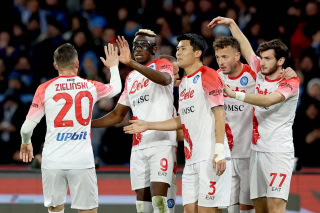 Napoli celebrate against Cremonese