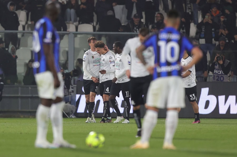 Spezia celebrating their goal against Inter Milan