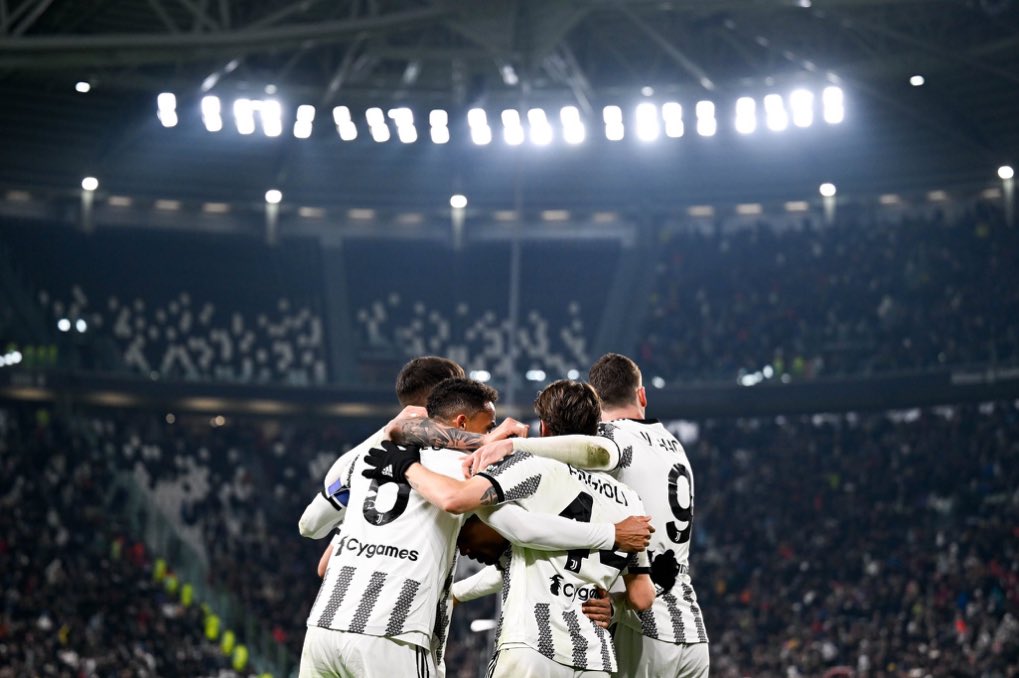 Juventus celebrate beating Torino