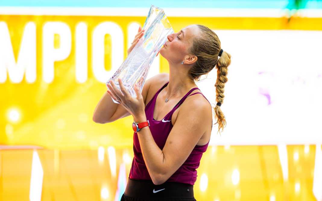 Petra Kvitova with the Miami Open trophy