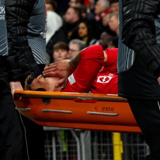 Lisandro Martinez injured himself playing for Manchester United against Sevilla in the Europa League