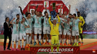 Inter Milan celebrate winning Coppa Italia after beating Fiorentina