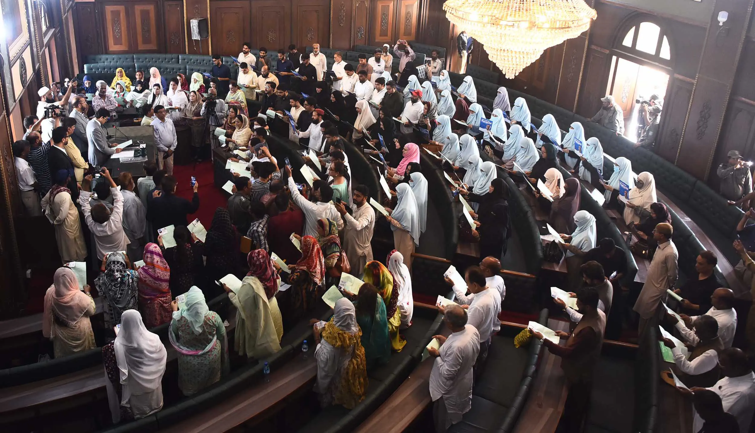 KMC’ reserved seats winners take oath - Pakistan Observer