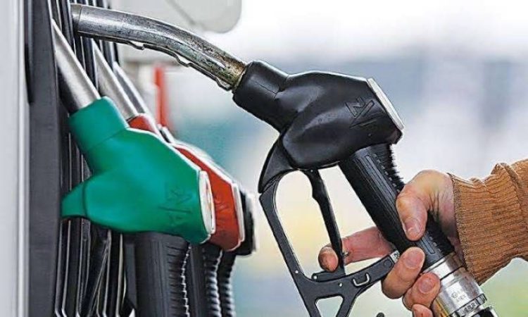 Pakistan: Ishaq Dar burdens reeling masses with Rs. 20 per litre increase in petrol prices