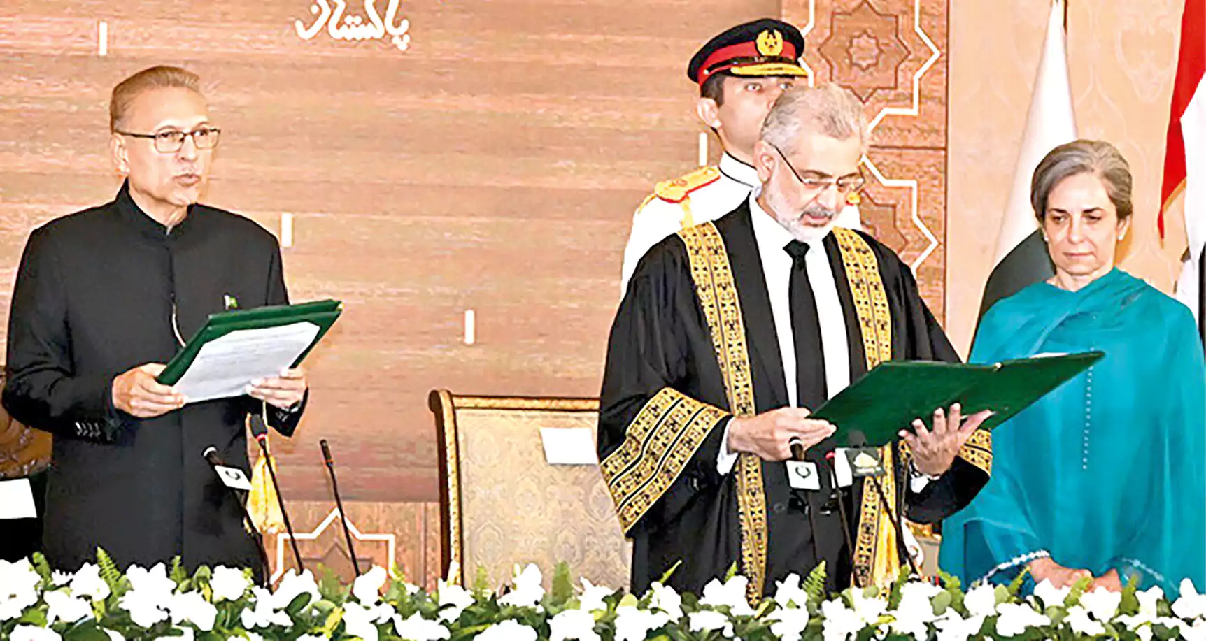 Justice Qazi Faez Isa Sworn In As 29th Chief Justice Of Pakistan ...