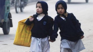 Sindh Schools to open at 9am amid intensifying cold spell