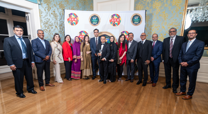 Muhammad Saeed Sheikh received “2023 Global Seven Outstanding Humanitarian Award” from the HITDC at the 10th Anniversary Gala