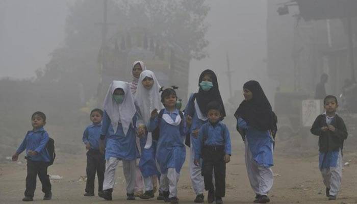 Will there be school holiday in Lahore on Friday amid worsening smog?