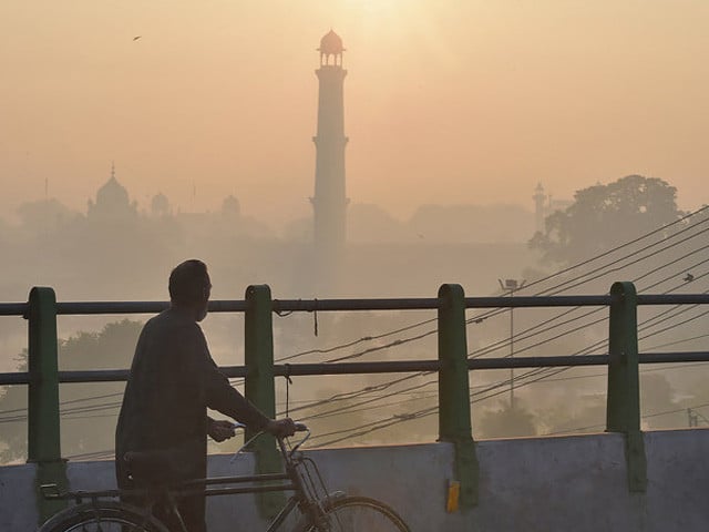 Smog: LHC orders closure of all public, private offices on every Saturday