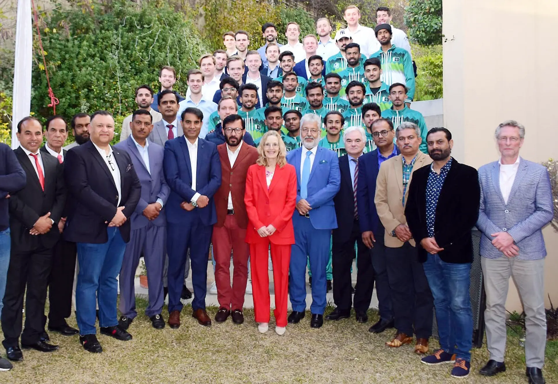 De Ambassadeur van Nederland houdt een receptie voor de Nederlandse en Pakistaanse hockeyteams in het kader van sportdiplomatie