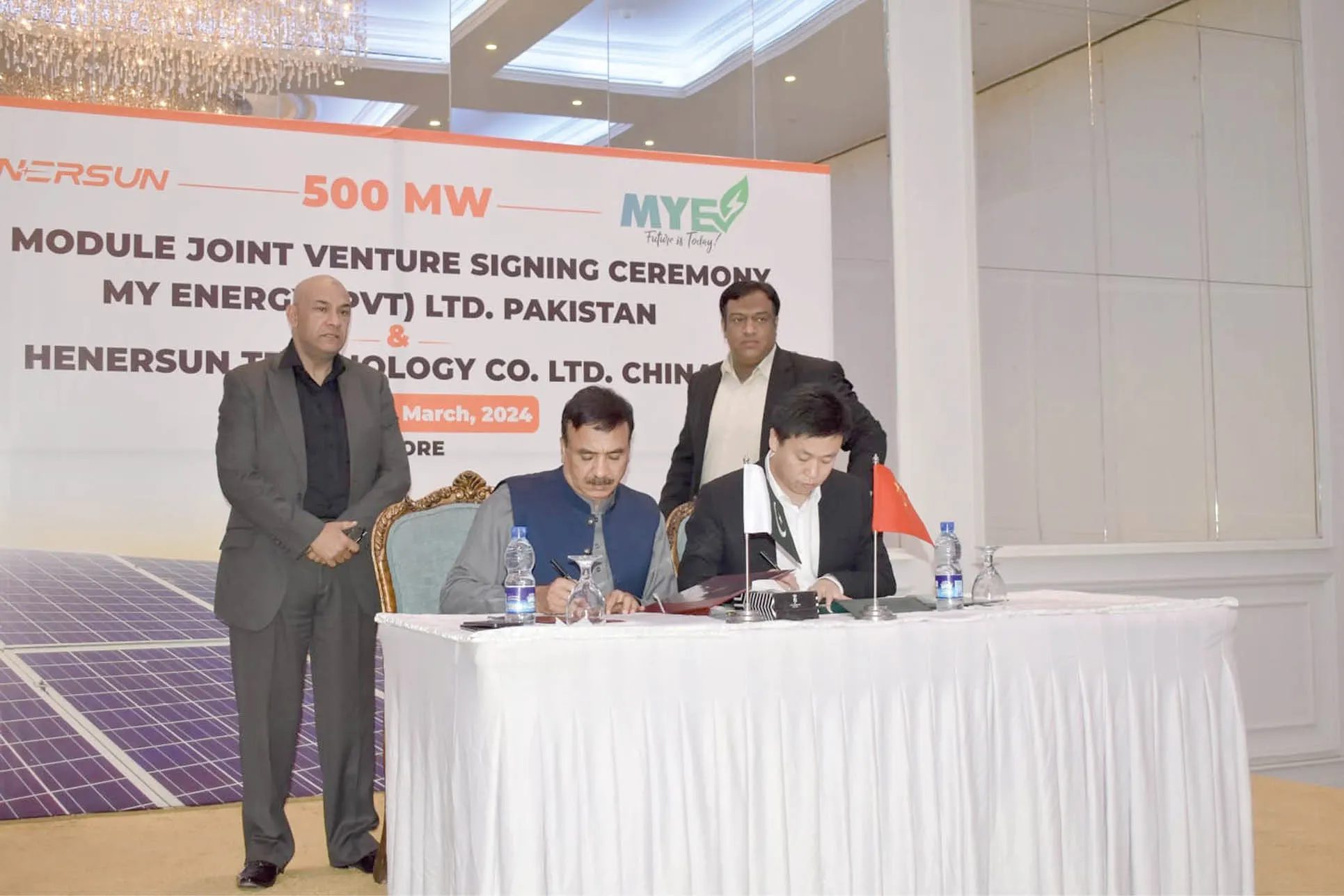 Joint venture agreement signed for solar energy projects worth 700 million USD