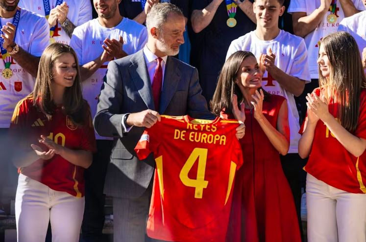 Spanish football team receives jubilant welcome after winning Euro Cup 2024 – Pakistan Observer