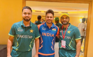 Indian Cricketer Manoj Tiwaris Photo With Pakistani Players Goes Viral