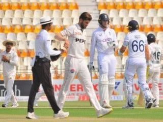 Pak Vs Eng Roots Scores Century As England Stand At 372 After Lunch Break