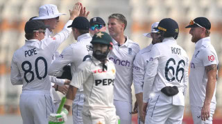 Pakvseng Pakistan Struggle On 2nd Day Of Multan Test