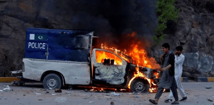 Pti Mpas Among Several Prisoners Escape In Islamabad Sangjani Toll Plaza Attack