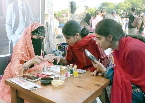 Un Day Celebrated Highlighting Spirit Of World Body Its Contributions In Times Of Peace Conflict 