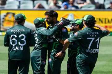 2nd Odi Australia In Trouble As Bowlers Put Pakistan In Command