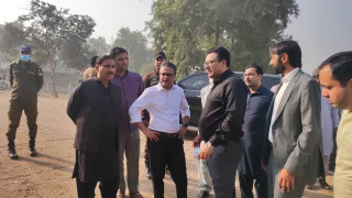 Dc Lahore Syed Musa Raza Reviews Grand Operation Against Illegal Occupants Slums 