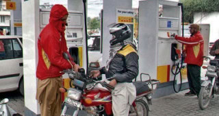 Expected Petrol Rates In Pakistan From December 1 After New Tax Proposal