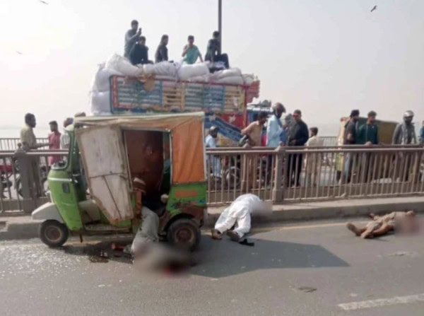 Man His Two Sons Shot Dead On Way To Court In Lahore
