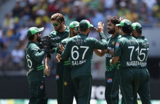 Pakistan Thrash Australia In Third Odi To Complete Come From Behind Series Win