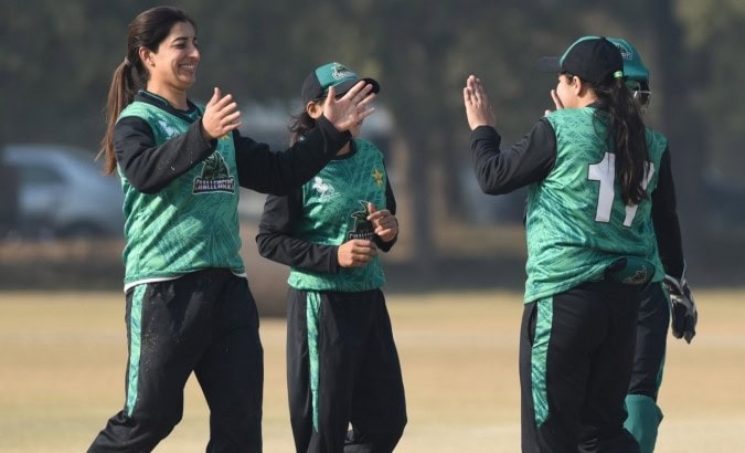 Challengers Beat Stars In Super Over In Womens One Day Tournament Match