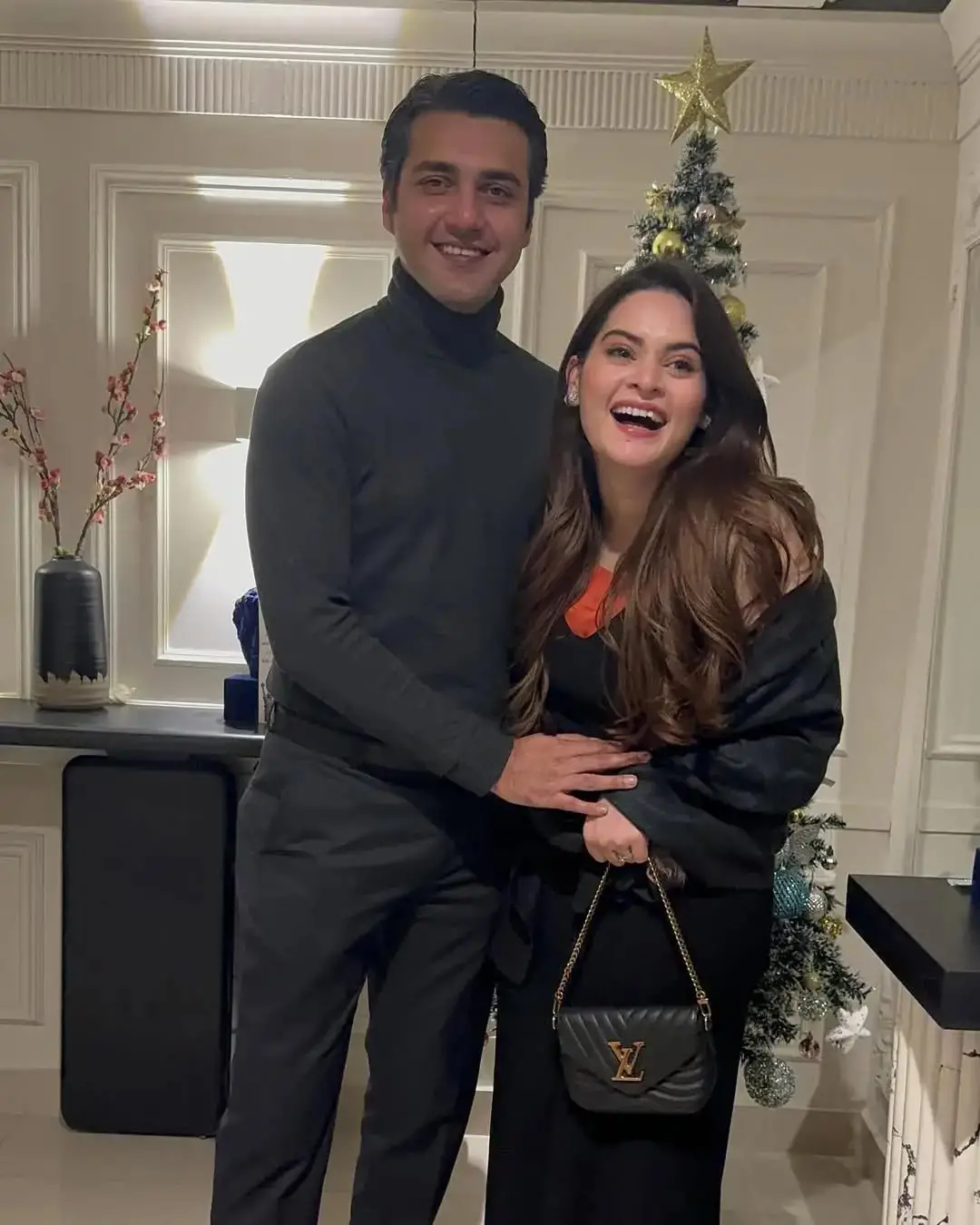 Christmas 2024 Pakistani Showbiz Stars Share Heartwarming Festive Pictures 