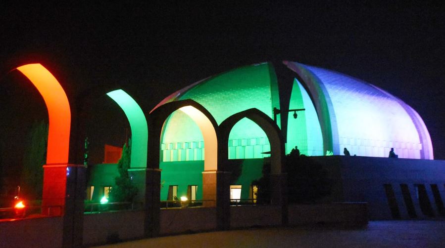 Pakistan Monument Lights Up To Celebrate Uaes 53rd National Day 