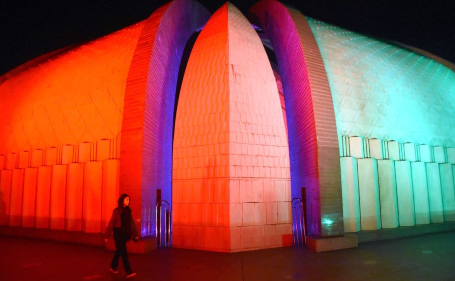 Pakistan Monument Lights Up To Celebrate Uaes 53rd National Day 