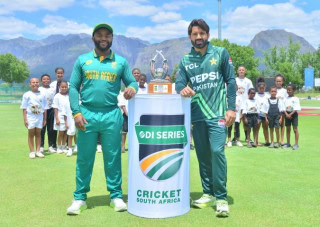 South Africa Opt To Bat First Against Pakistan In Odi Series Opener