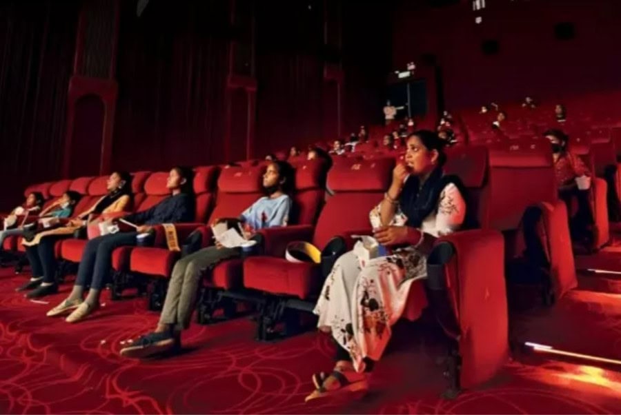 Childrens Entry Into Theatres After 11pm Banned In Indian State