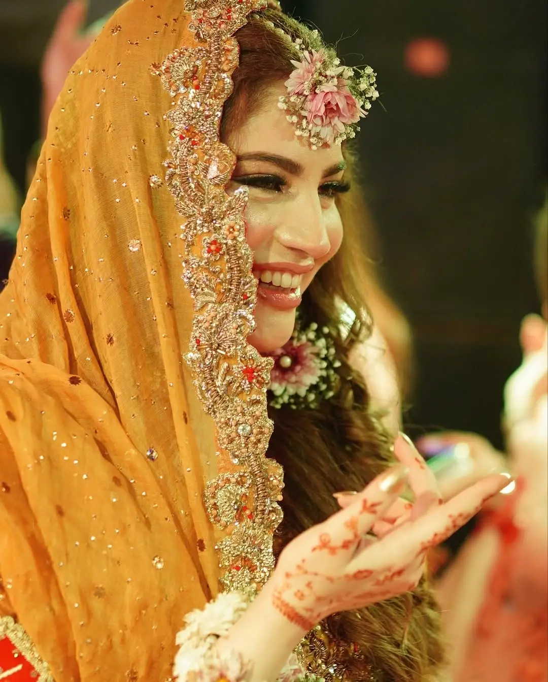 Neelam Muneer Wows Fans With Lovely Mayun Pictures 