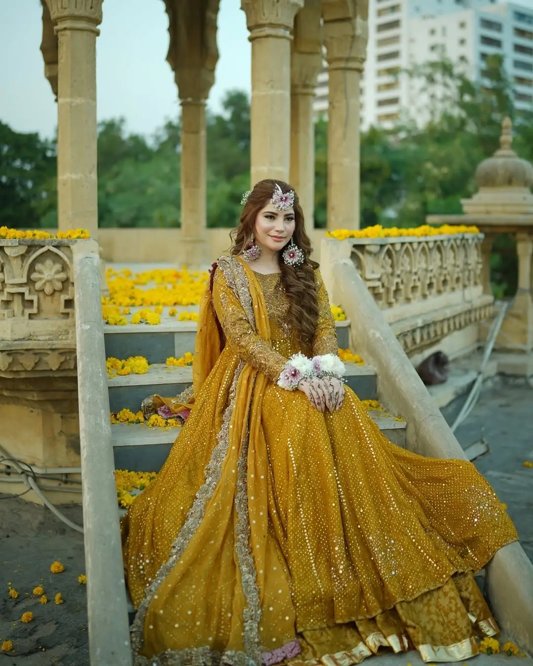 Neelam Muneer Wows Fans With Lovely Mayun Pictures 