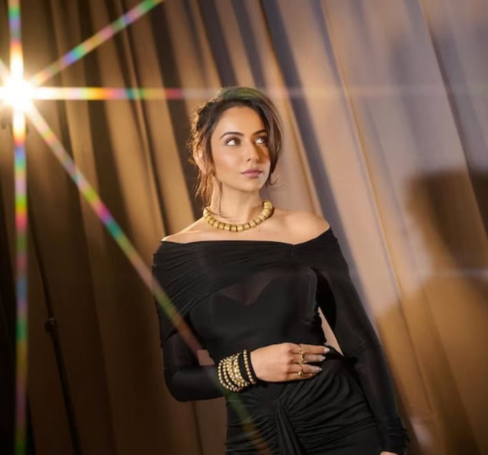 Rakul Preet Singh Slays Sizzles In In Chic Black Gown See Pictures 