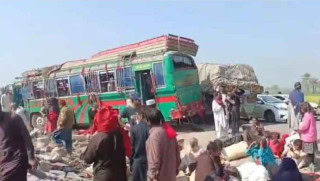 16 Dead Dozens Injured In Two Separate Accidents Involving Pilgrims Buses