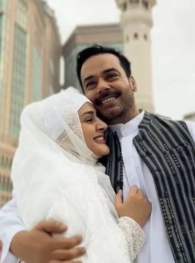 Gohar Rashid And Kubra Khans Nikah Moments From Kaaba Win Over Fans 