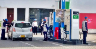 Petrol Price In Pakistan To Cut By Rs12 Per Litre From April 16 Check Expected Rates