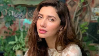 Mahira Khan urges open talk on mental health, calls for stigma-free society