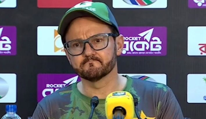 Mike Hesson Criticises Dhaka Pitch After Pakistans T20 Defeat