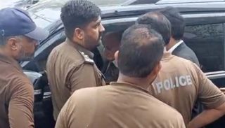 Pti Leader Raja Basharat Detained Outside Election Commission In Rawalpindi