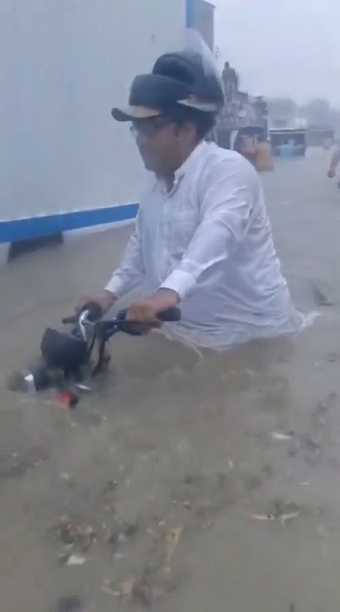 In Pictures Karachi Reels From Urban Flooding Chaos After Heavy Rains 
