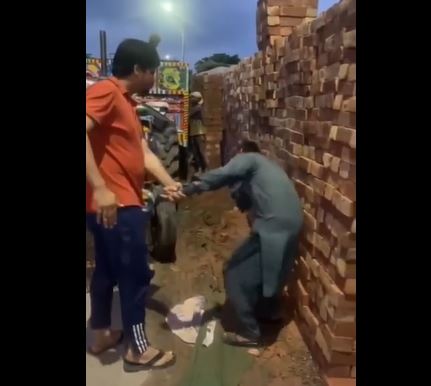 Lahore Police Arrest Influential Man For Assaulting Labourers In Viral Video