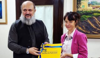 Pakistan Sweden Look To Boost Trade People To People Ties
