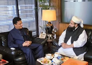Tahir Ashrafi Gauhar Malik Exchange Views On National Affairs
