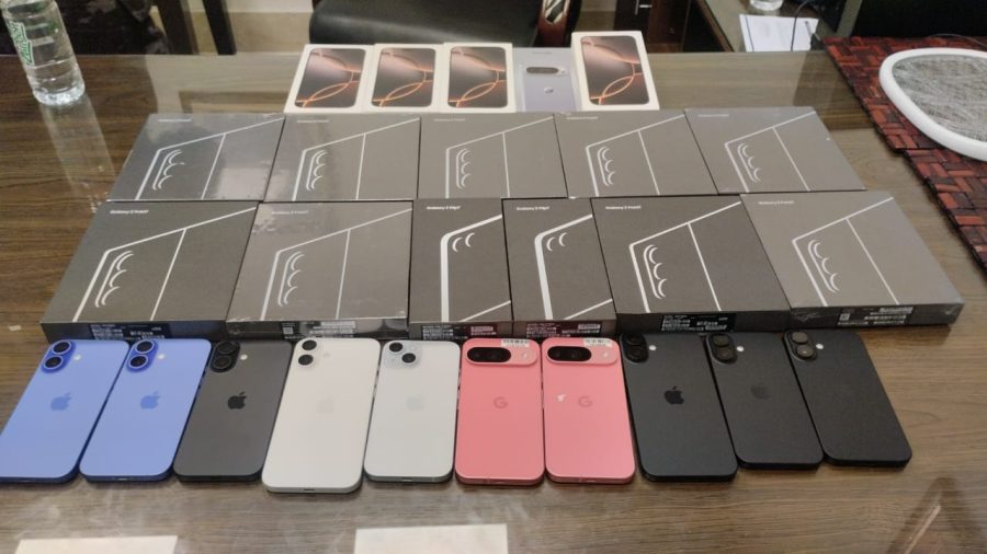 Customs Officials Seize Mobile Phones Worth Rs12m At Lahore Airport