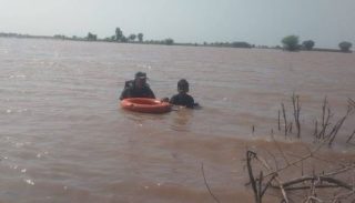 Floodwaters Surround Jallapur Pirwala Mass Evacuation Underway In Affected Areas